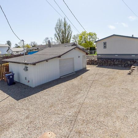 Cute And Cozy 3 Bed 2 Bath Home In North Spokane Exterior foto